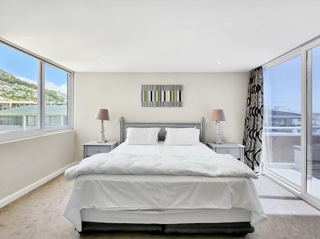 2 Bedroom Property for Sale in Sea Point Western Cape